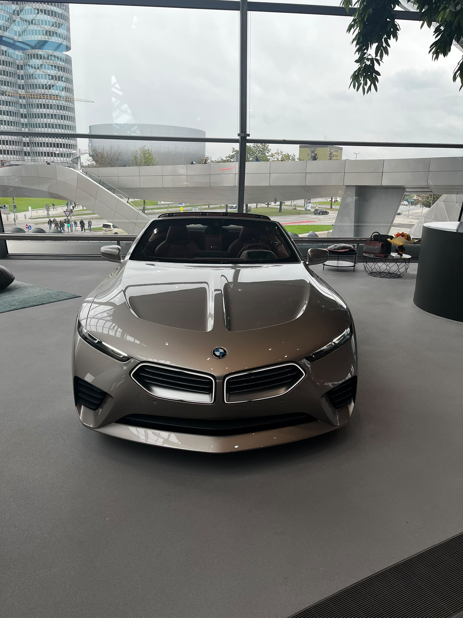BMW Skytop bei der Übergabe in der BMW Welt, Foto 1