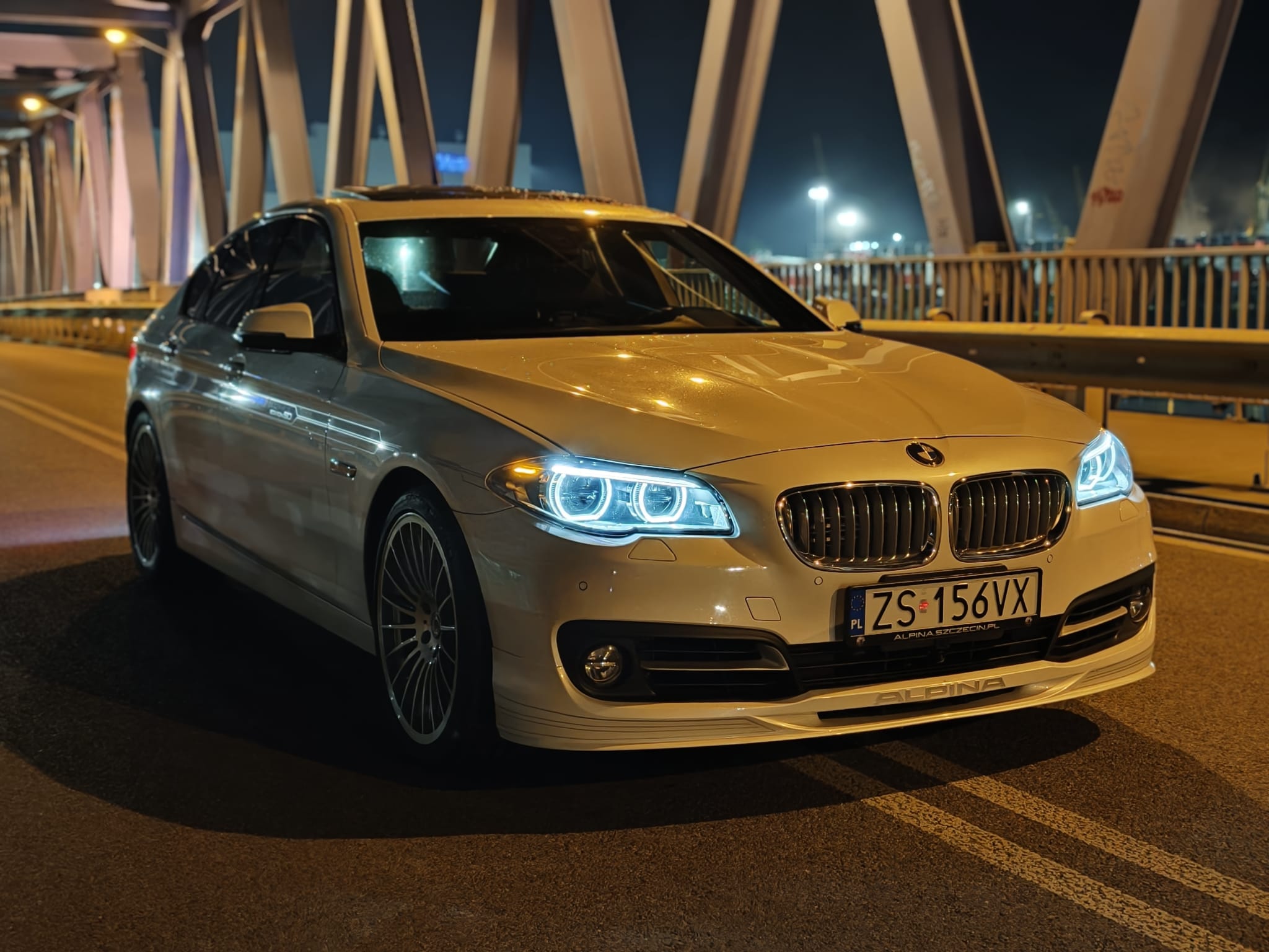 ALPINA B5 Edition 50 by the waterfront at night